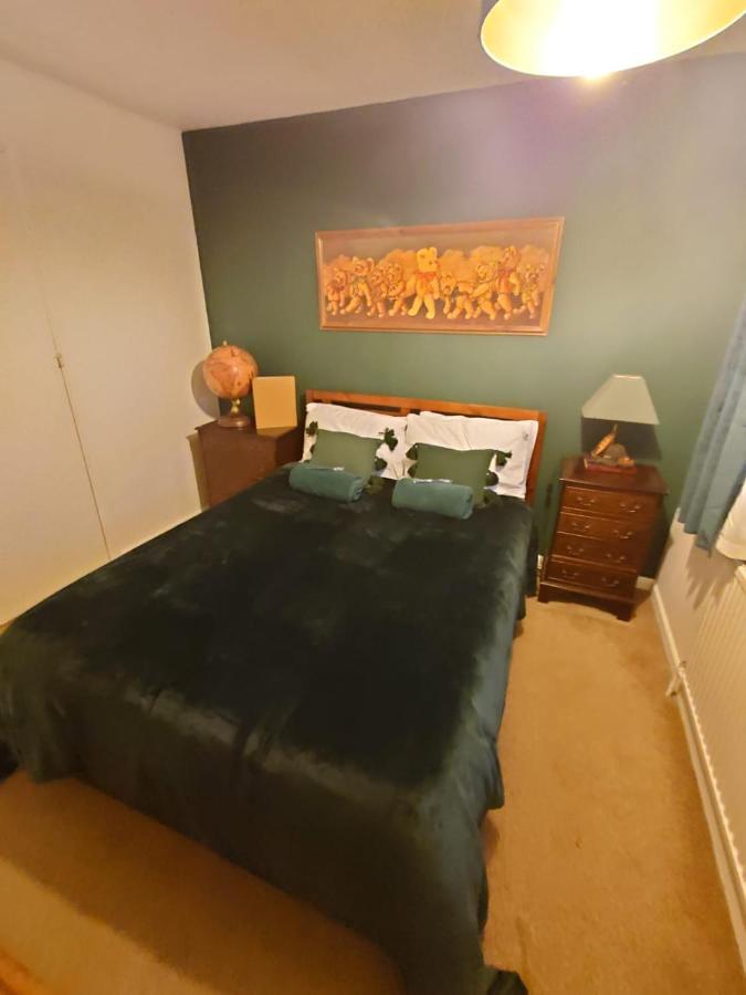 Lovely Rooms In A Quiet Place Of 워킹 외부 사진